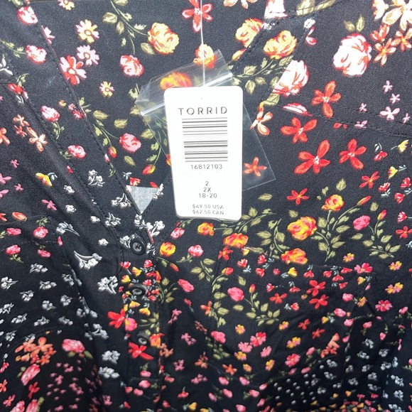 Torrid Black and Red Short Sleeve Blouse - Picture 2 of 3